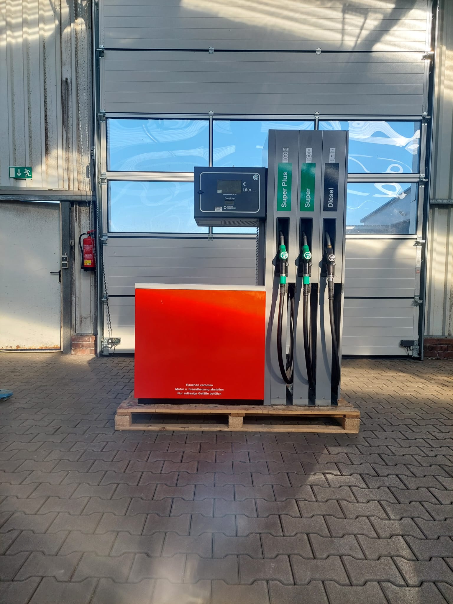 Zapfsäule SK700 6-3-6 Zapfsäule SK700 6-3-6