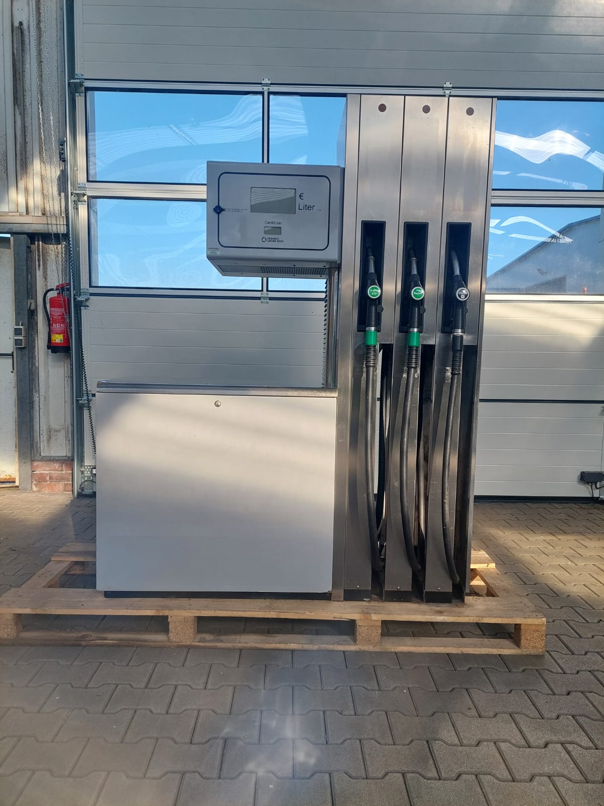 Zapfsäule SK700 6-3-6 Zapfsäule SK700 6-3-6