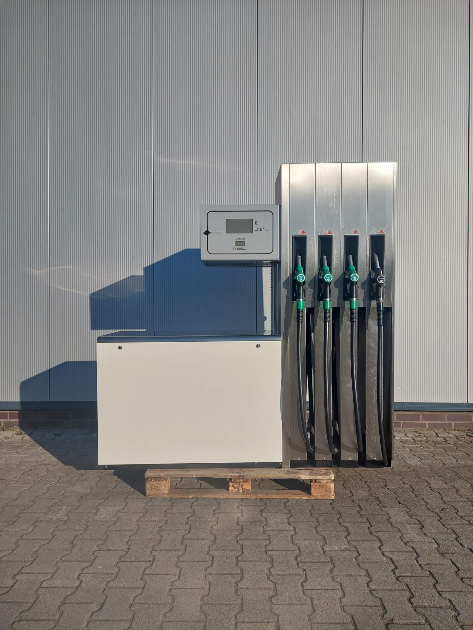 Zapfsäule SK700 8-4-8 Zapfsäule SK700 8-4-8